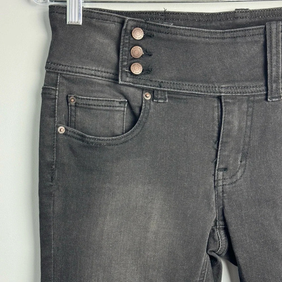 BDG Belted low rise flare Jeans size 28 - Picture 9 of 9